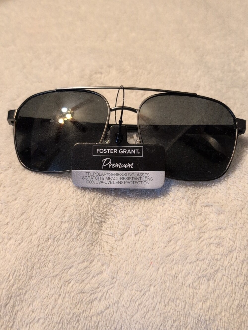 Foster Grant Men’s Black Metal Aviator Sunglasses